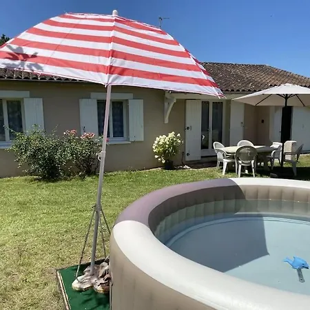Jolie Maison A La Campagne Avec Jacuzzi * Bussac (Dordogne)