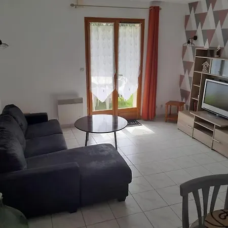 Jolie Maison A La Campagne Avec Jacuzzi Bussac (Dordogne)