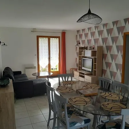 Σπίτι διακοπών Jolie Maison A La Campagne Avec Jacuzzi Bussac (Dordogne)