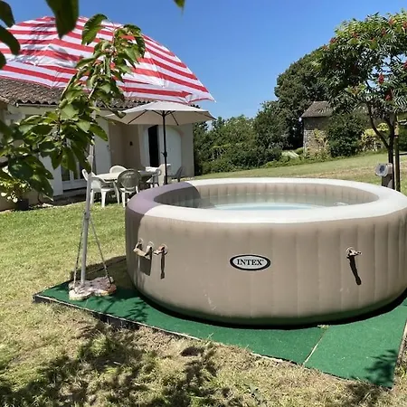Jolie Maison A La Campagne Avec Jacuzzi *
