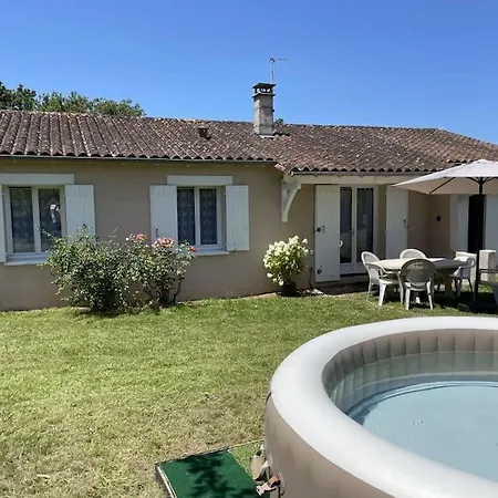 Σπίτι διακοπών Jolie Maison A La Campagne Avec Jacuzzi